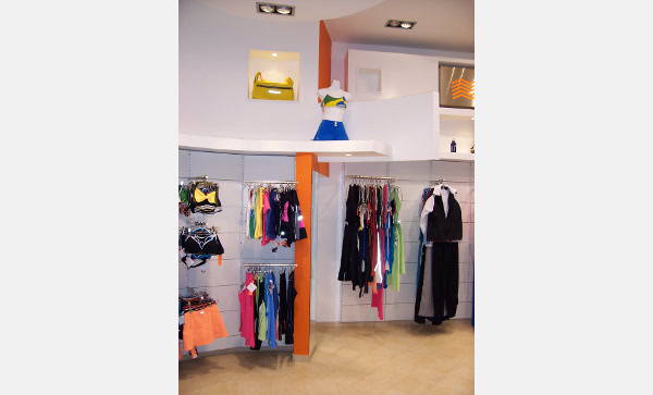 proyecto arquitectura Locales - Local Brasil Sul 6